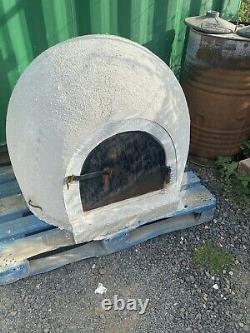 Brick outdoor pizza ovens. Heavy duty well made ovens. Delivery available