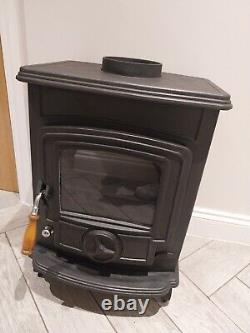Log burner/stove (Stanley) And 1 Tone Bag Of Logs And Fire Guard For FREE