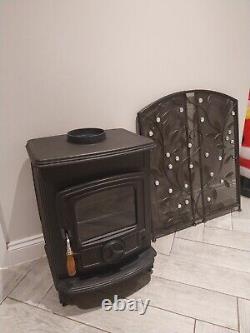 Log burner/stove (Stanley) And 1 Tone Bag Of Logs And Fire Guard For FREE
